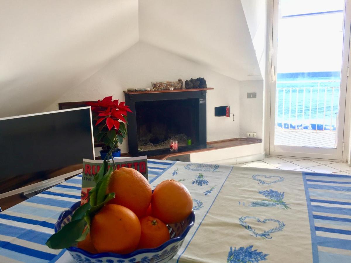 Apartamento Mansarda Sul Mare Mascali Exterior foto